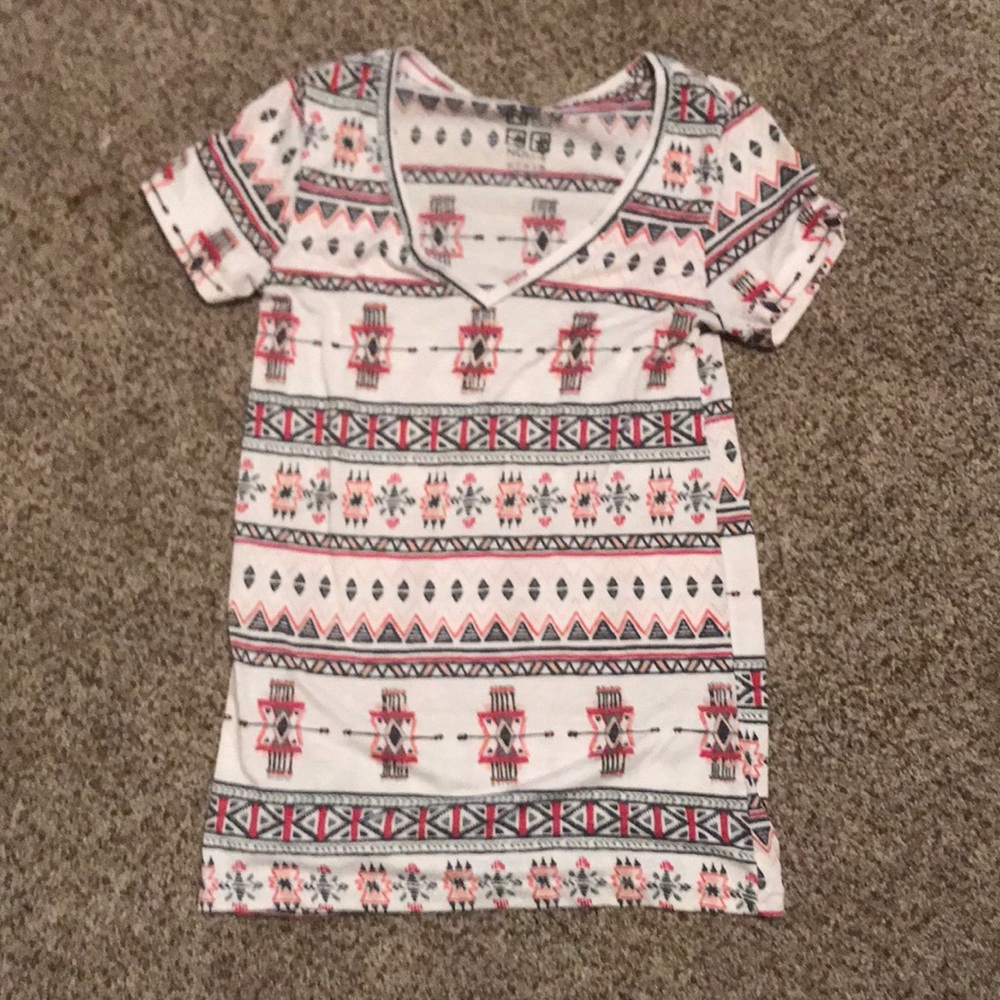 White patterned T-shirt